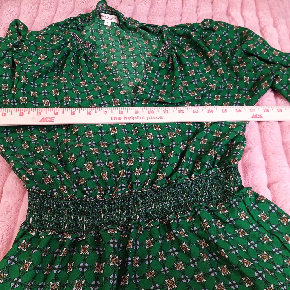 Max Studio Emerald Green Printed Maxi Dress with Smocked Waist - Picture 7 of 9